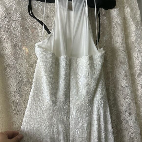 Dress the Population - Picture 11 of 15